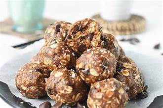 Almond Energy Balls